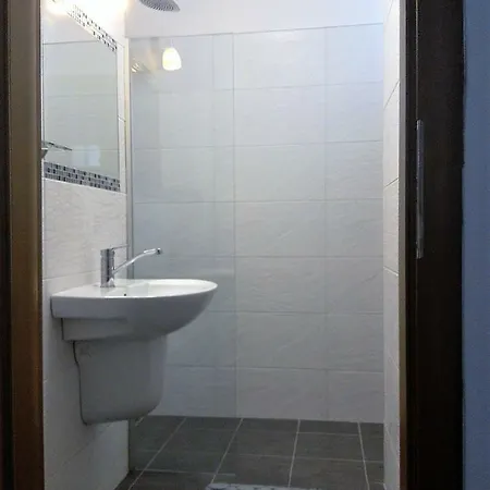 Apartman S Vyhladom 公寓 克雷姆尼察